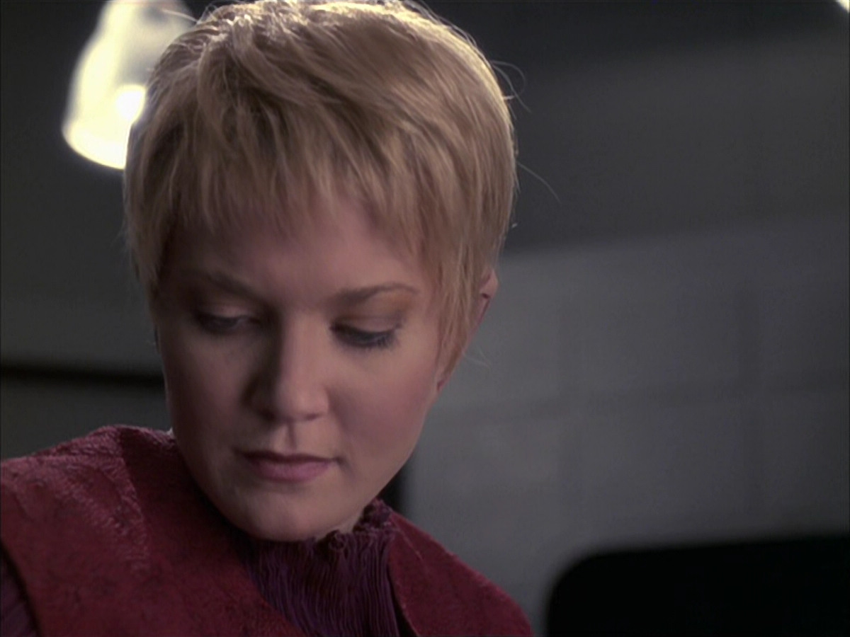 extant_StarTrek_VOY_6x23-Fury_01684.jpg