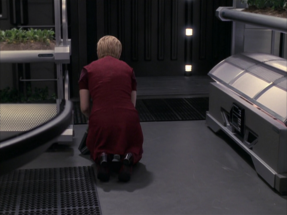 extant_StarTrek_VOY_6x23-Fury_01689.jpg