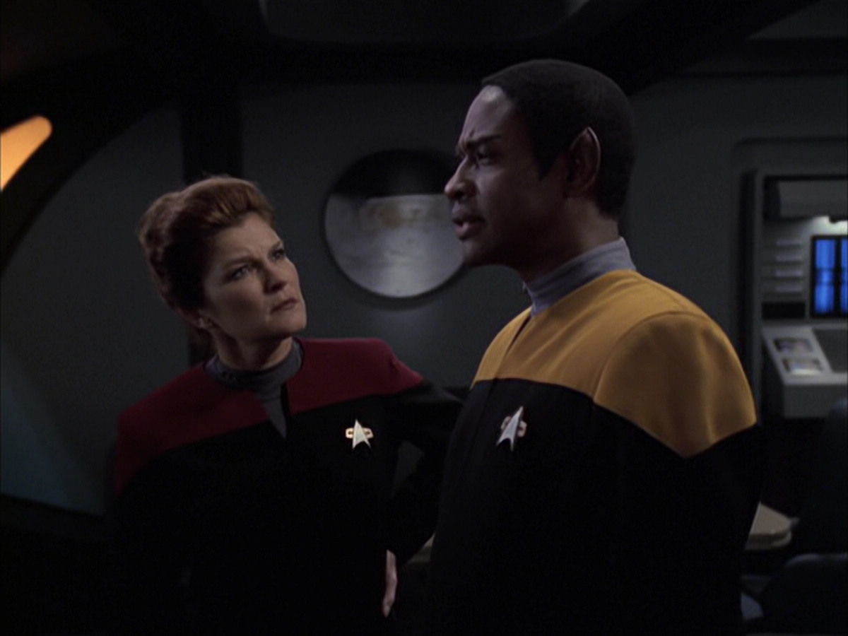 extant_StarTrek_VOY_6x23-Fury_01757.jpg