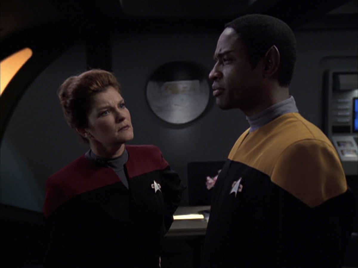 extant_StarTrek_VOY_6x23-Fury_01763.jpg