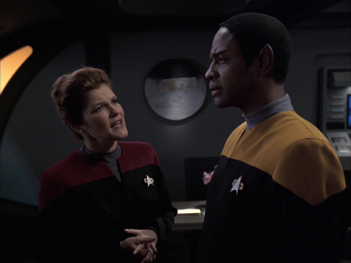 extant_StarTrek_VOY_6x23-Fury_01772.jpg