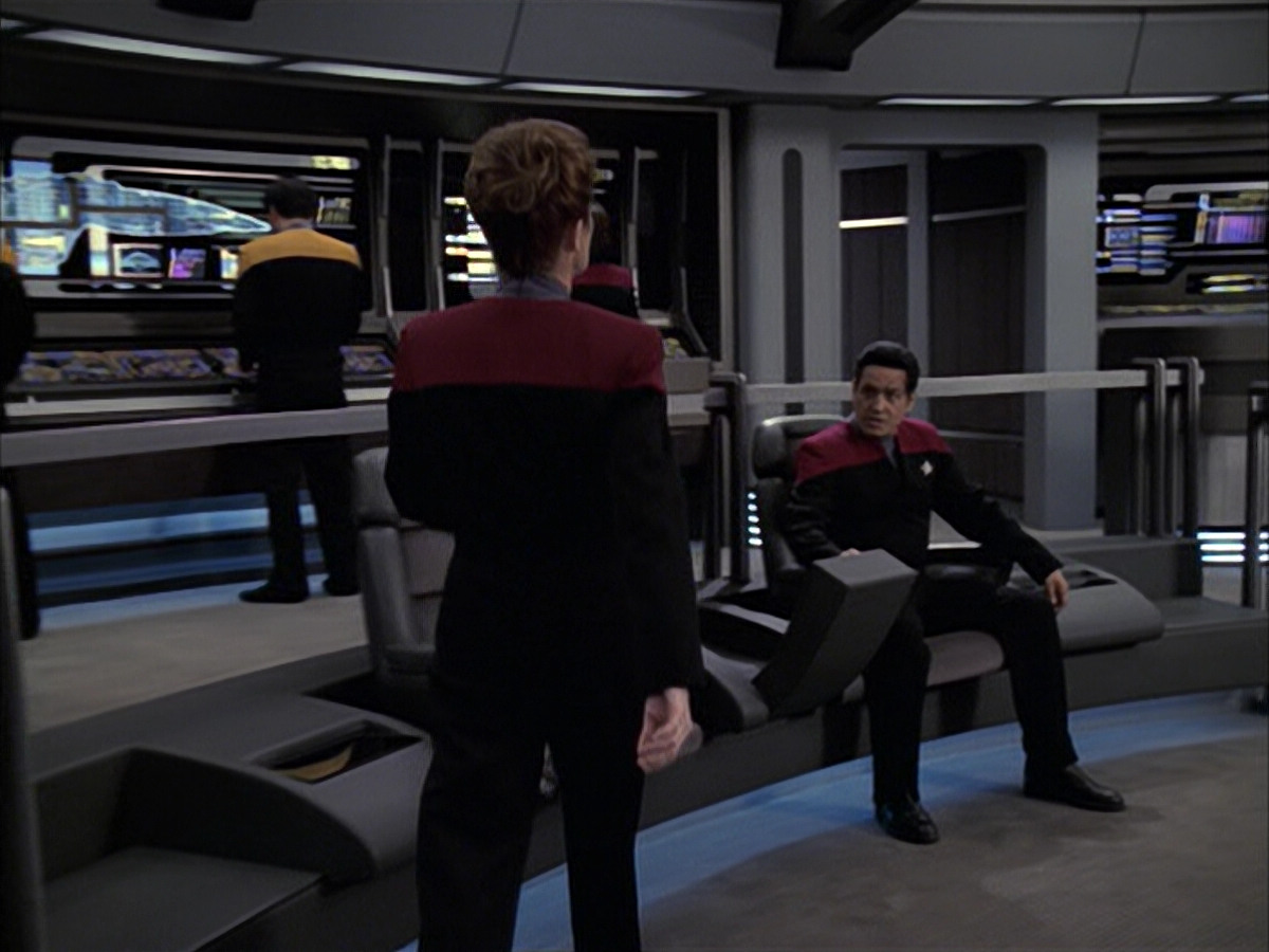 extant_StarTrek_VOY_6x23-Fury_01827.jpg