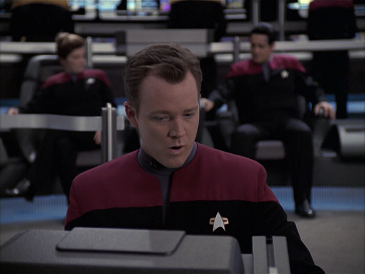 extant_StarTrek_VOY_6x23-Fury_01857.jpg