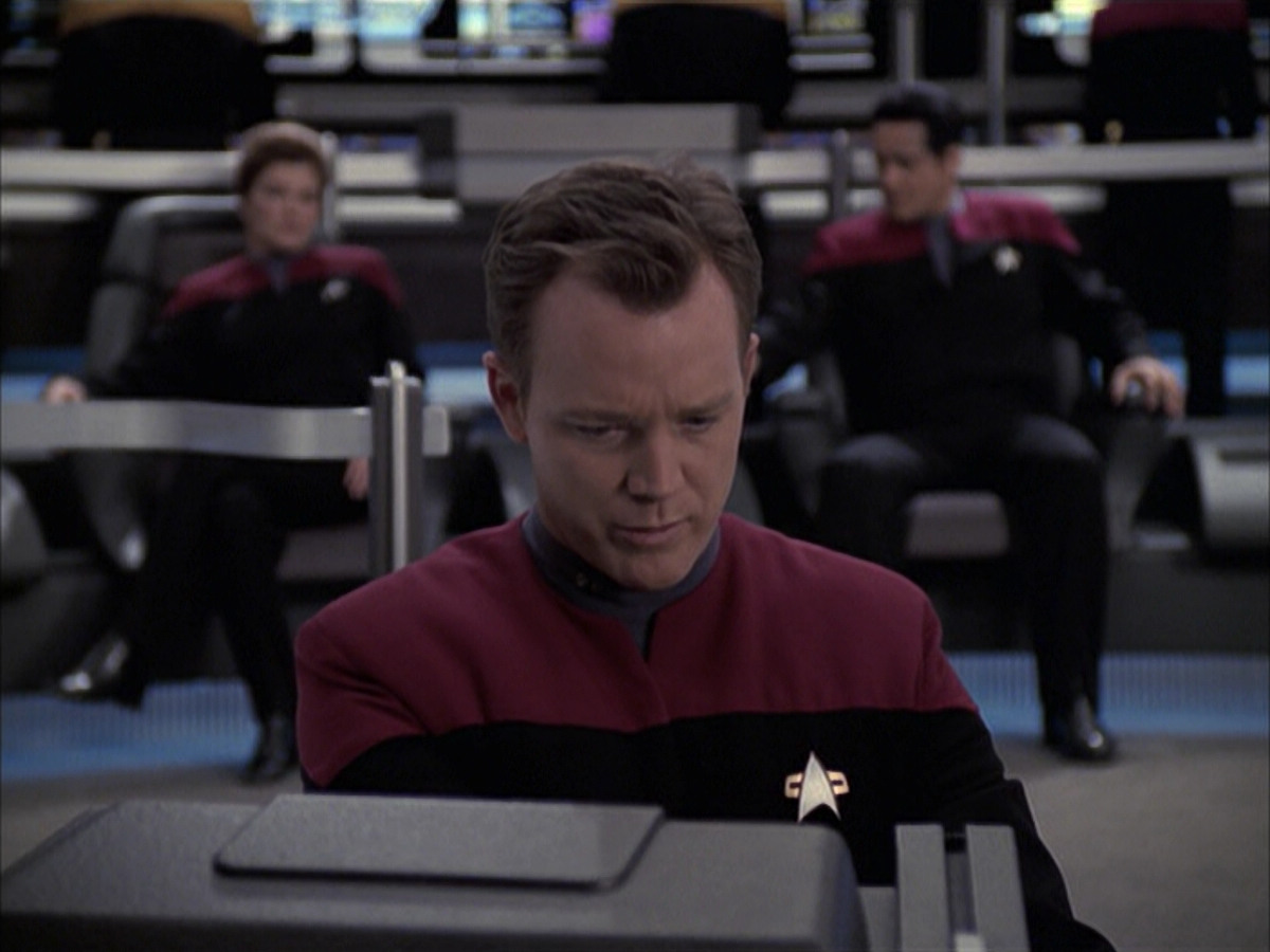 extant_StarTrek_VOY_6x23-Fury_01880.jpg