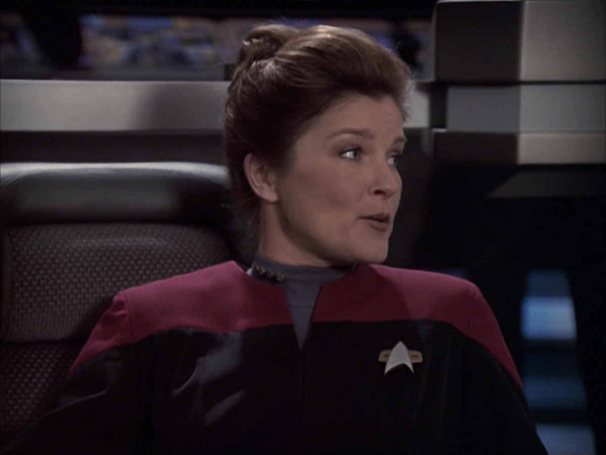 extant_StarTrek_VOY_6x23-Fury_01889.jpg