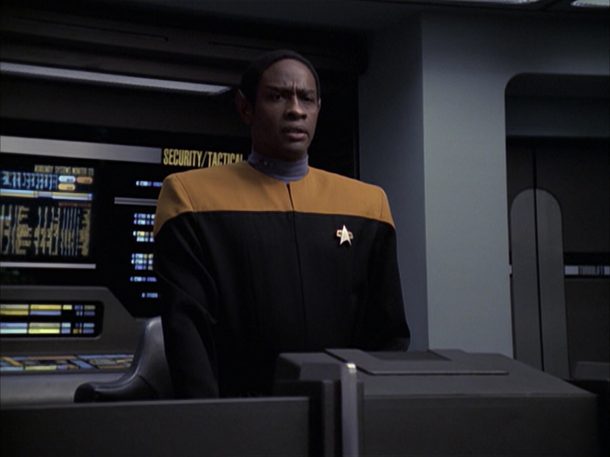 extant_StarTrek_VOY_6x23-Fury_01928.jpg