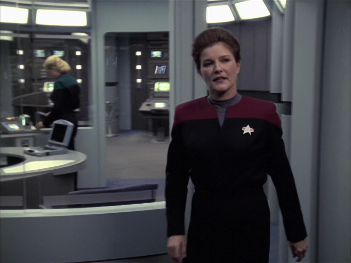 extant_StarTrek_VOY_6x23-Fury_01999.jpg