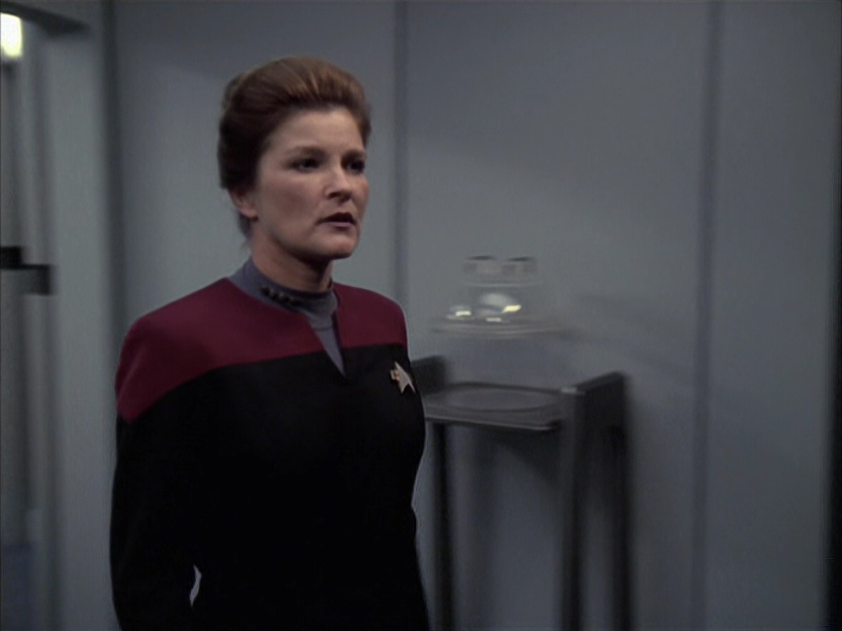 extant_StarTrek_VOY_6x23-Fury_02001.jpg