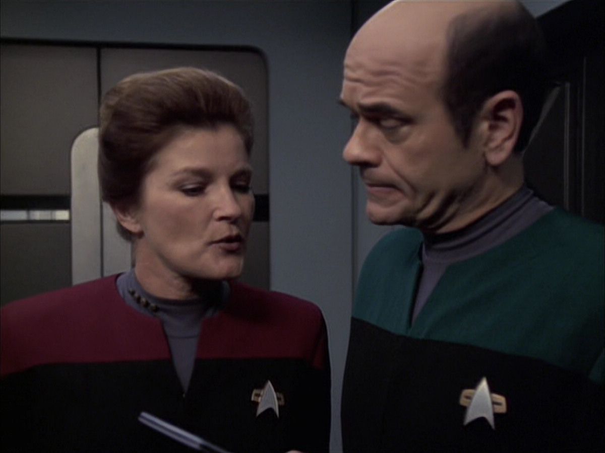 extant_StarTrek_VOY_6x23-Fury_02006.jpg