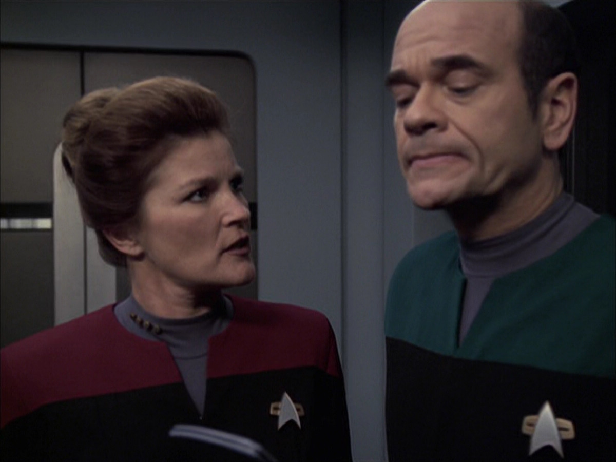 extant_StarTrek_VOY_6x23-Fury_02028.jpg