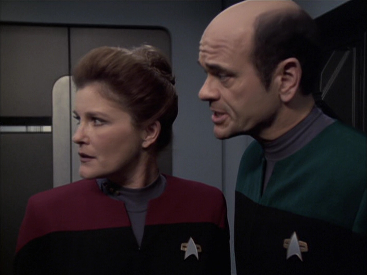 extant_StarTrek_VOY_6x23-Fury_02044.jpg