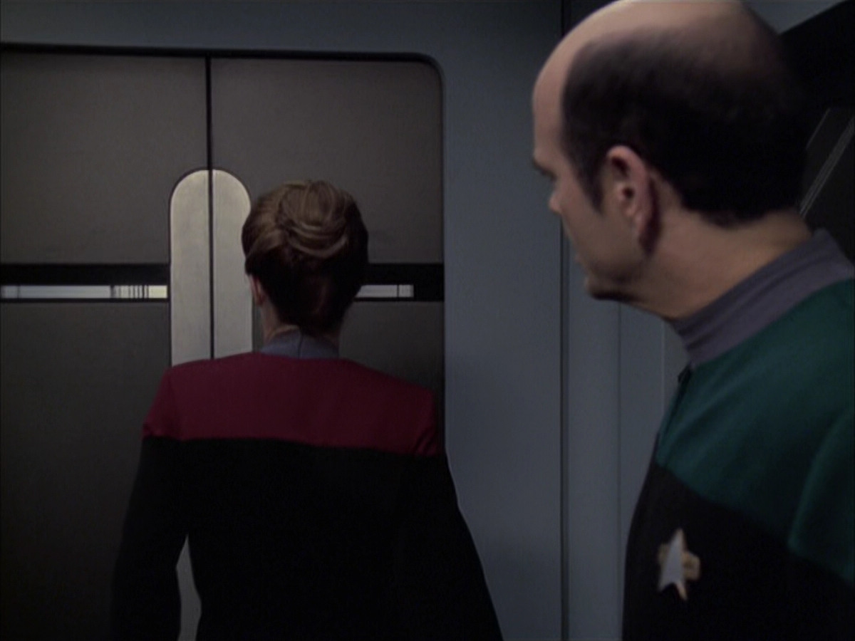 extant_StarTrek_VOY_6x23-Fury_02048.jpg