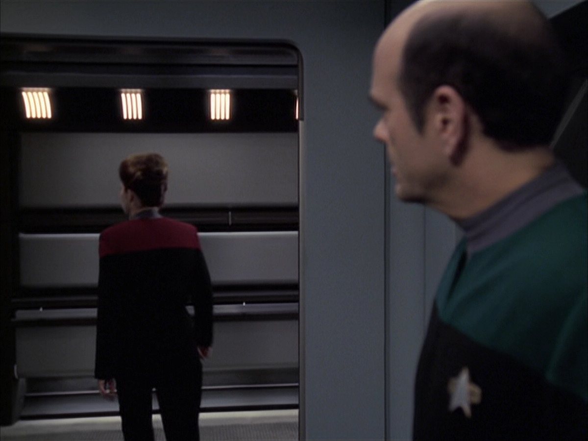 extant_StarTrek_VOY_6x23-Fury_02050.jpg