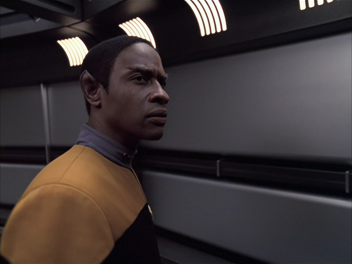 extant_StarTrek_VOY_6x23-Fury_02070.jpg