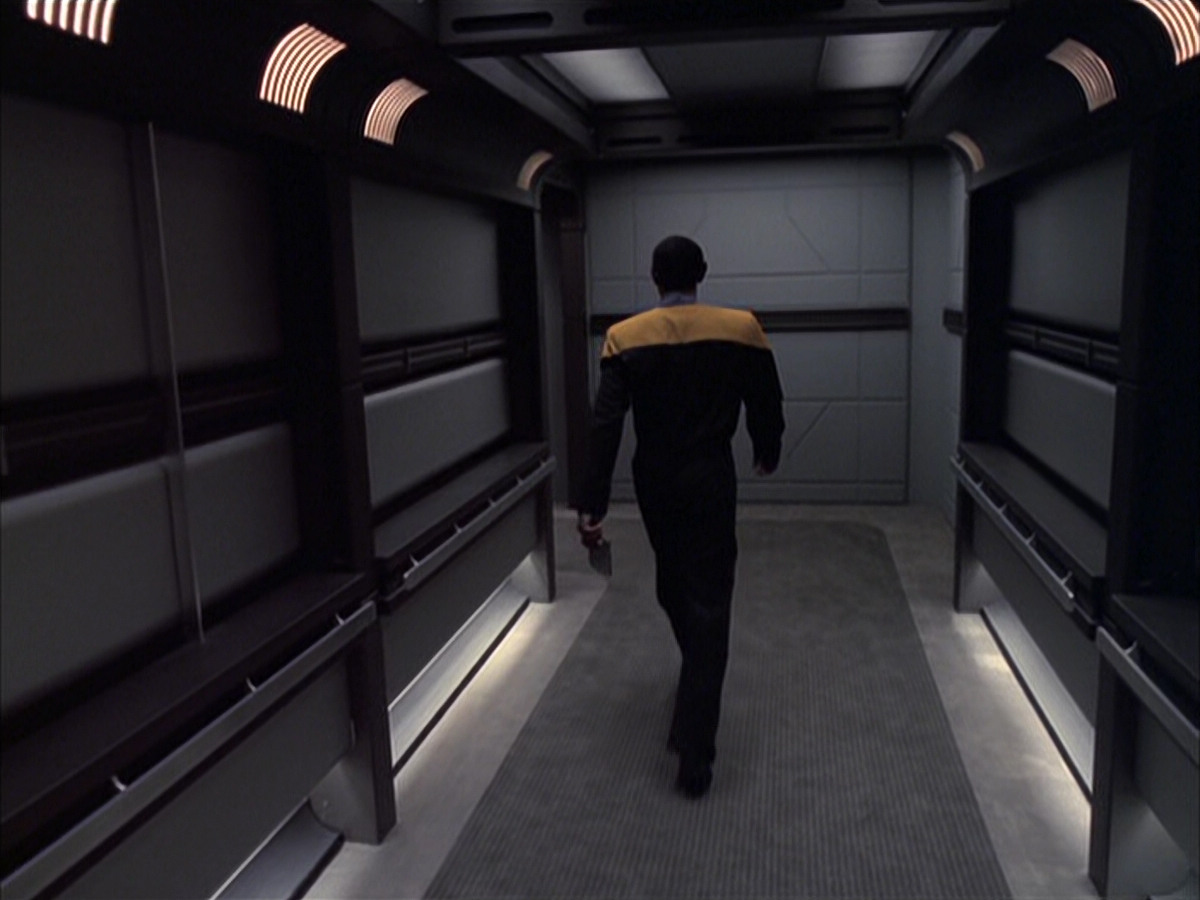 extant_StarTrek_VOY_6x23-Fury_02076.jpg