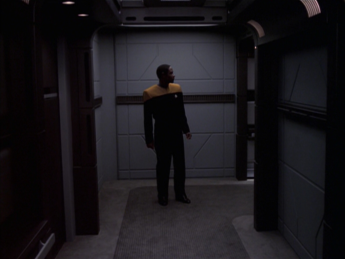 extant_StarTrek_VOY_6x23-Fury_02080.jpg