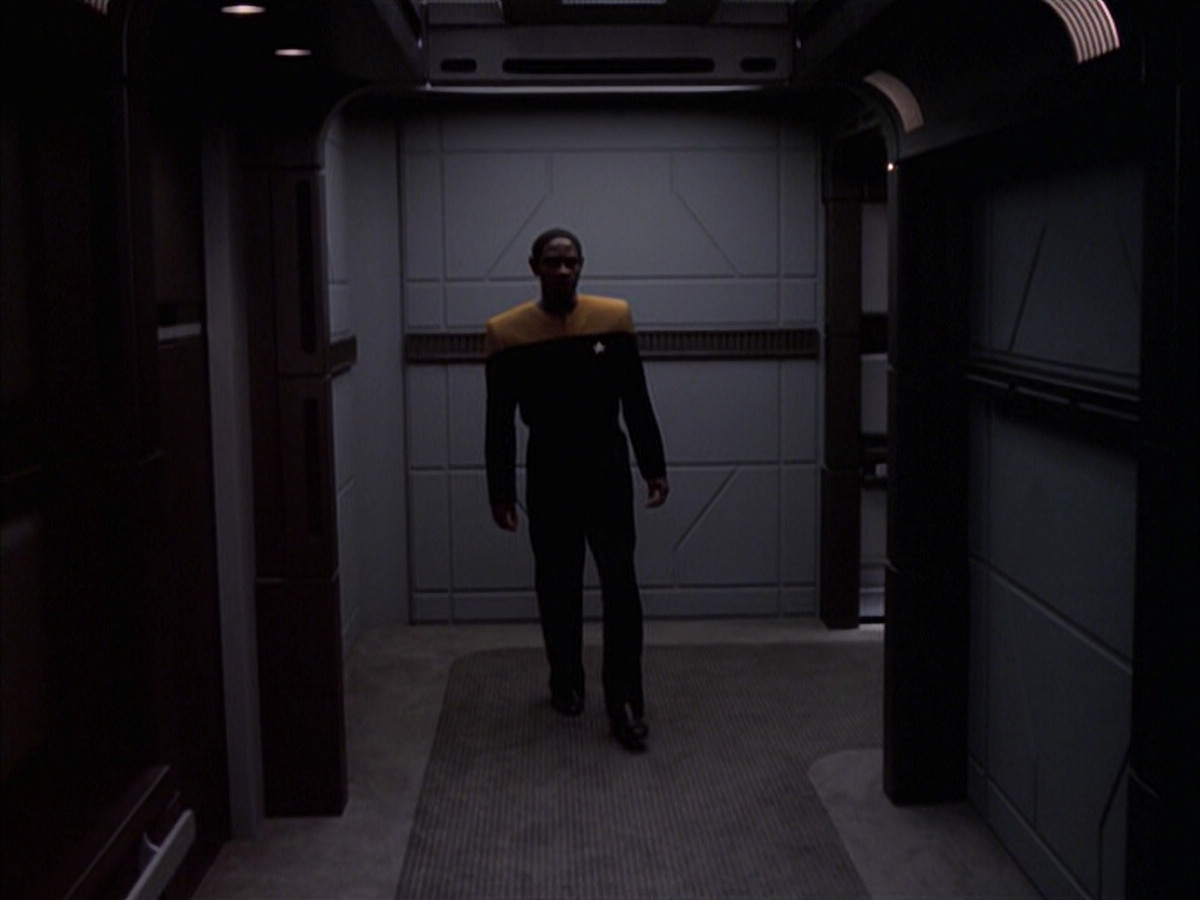 extant_StarTrek_VOY_6x23-Fury_02083.jpg