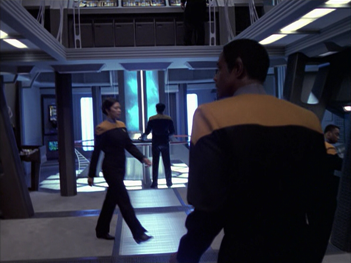 extant_StarTrek_VOY_6x23-Fury_02094.jpg