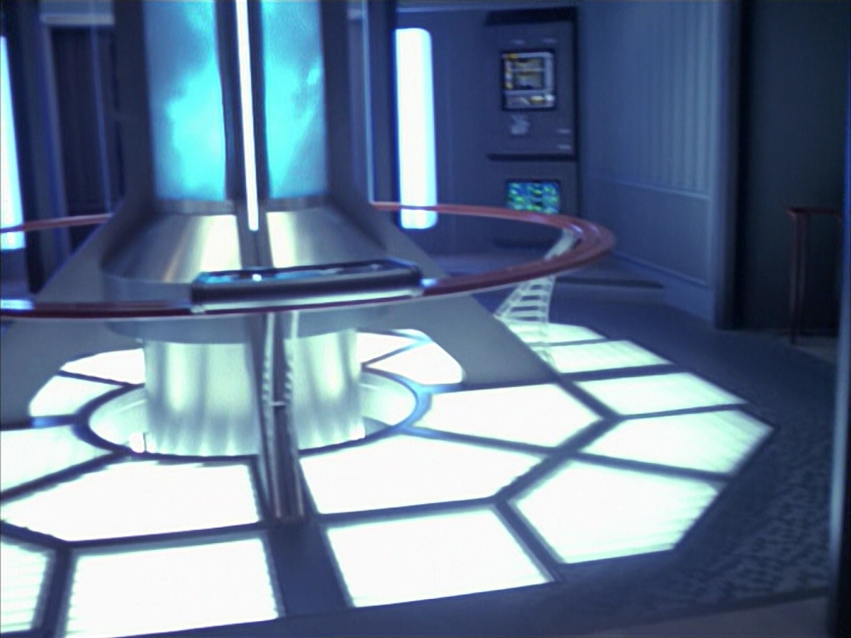 extant_StarTrek_VOY_6x23-Fury_02112.jpg