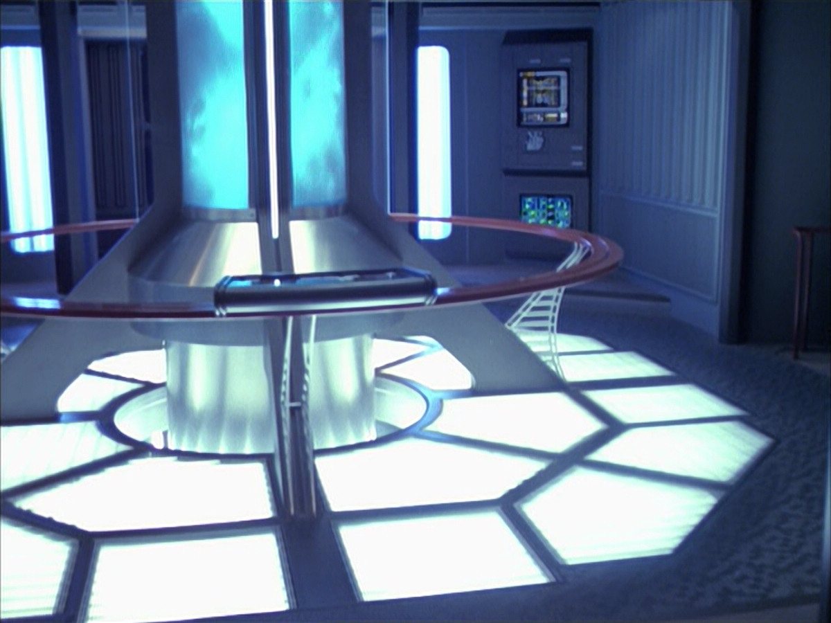 extant_StarTrek_VOY_6x23-Fury_02113.jpg