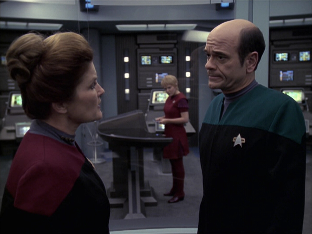 extant_StarTrek_VOY_6x23-Fury_02187.jpg