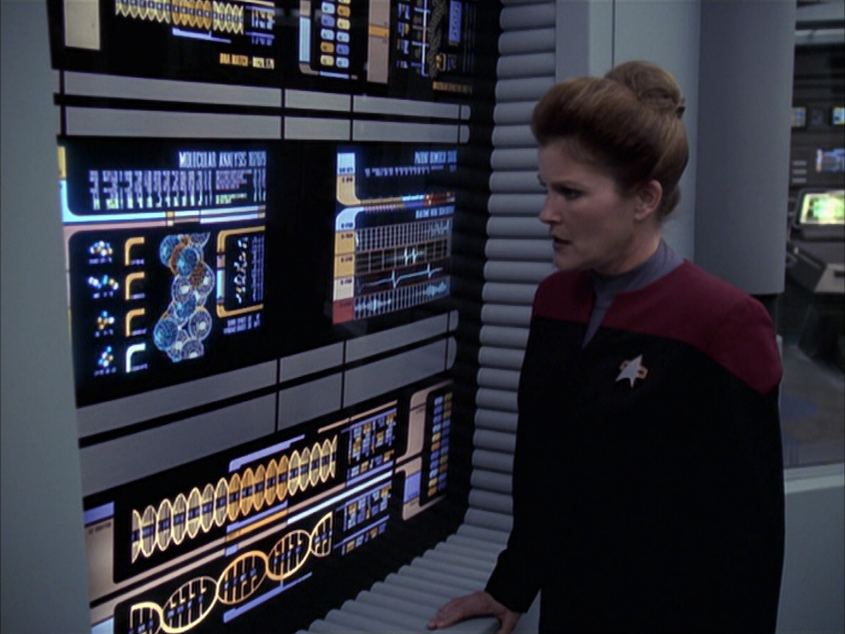 extant_StarTrek_VOY_6x23-Fury_02213.jpg
