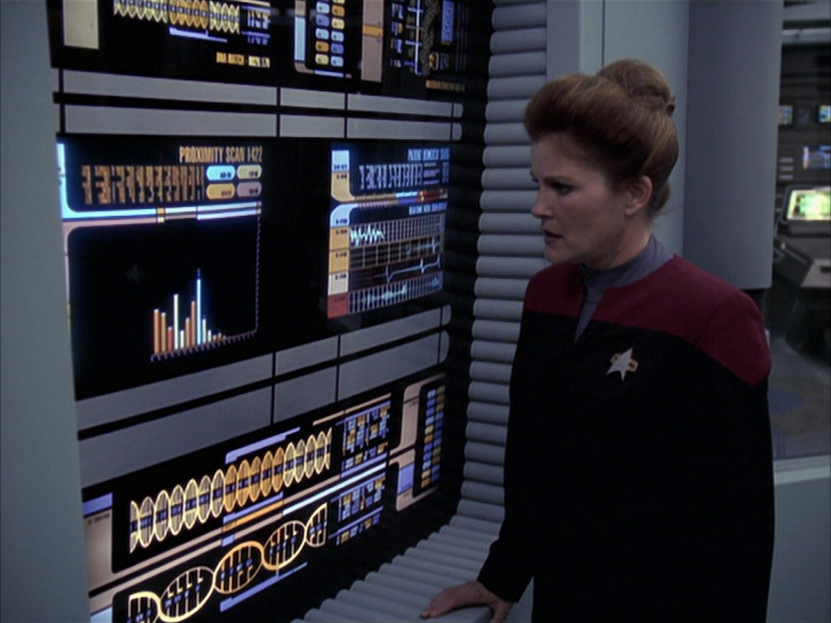 extant_StarTrek_VOY_6x23-Fury_02214.jpg