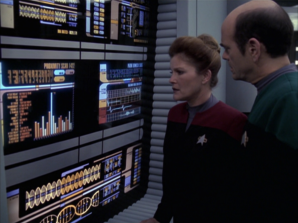 extant_StarTrek_VOY_6x23-Fury_02218.jpg