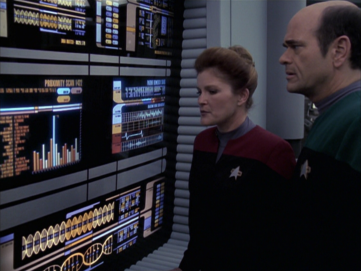 extant_StarTrek_VOY_6x23-Fury_02229.jpg