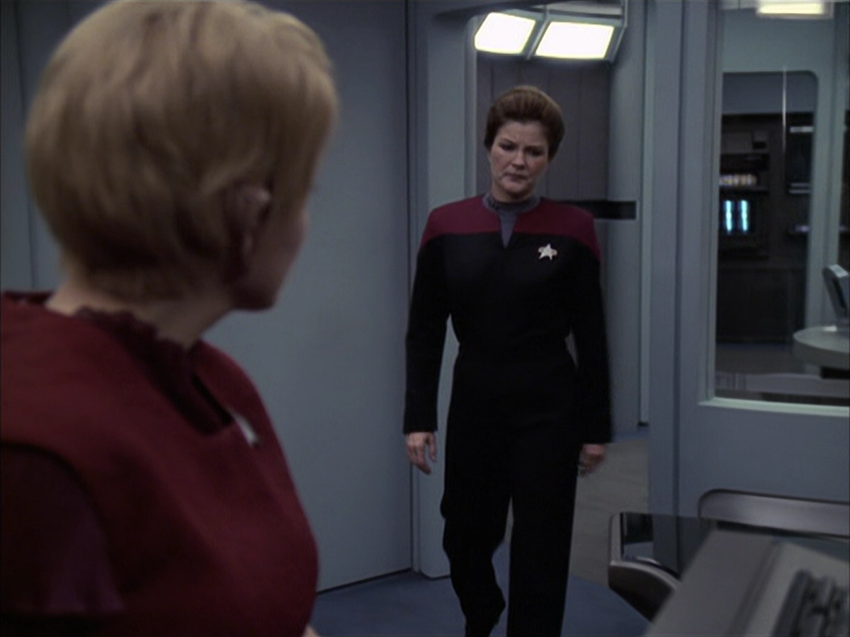 extant_StarTrek_VOY_6x23-Fury_02252.jpg