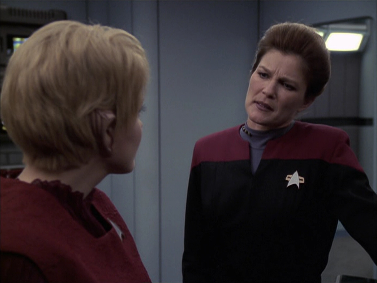 extant_StarTrek_VOY_6x23-Fury_02257.jpg