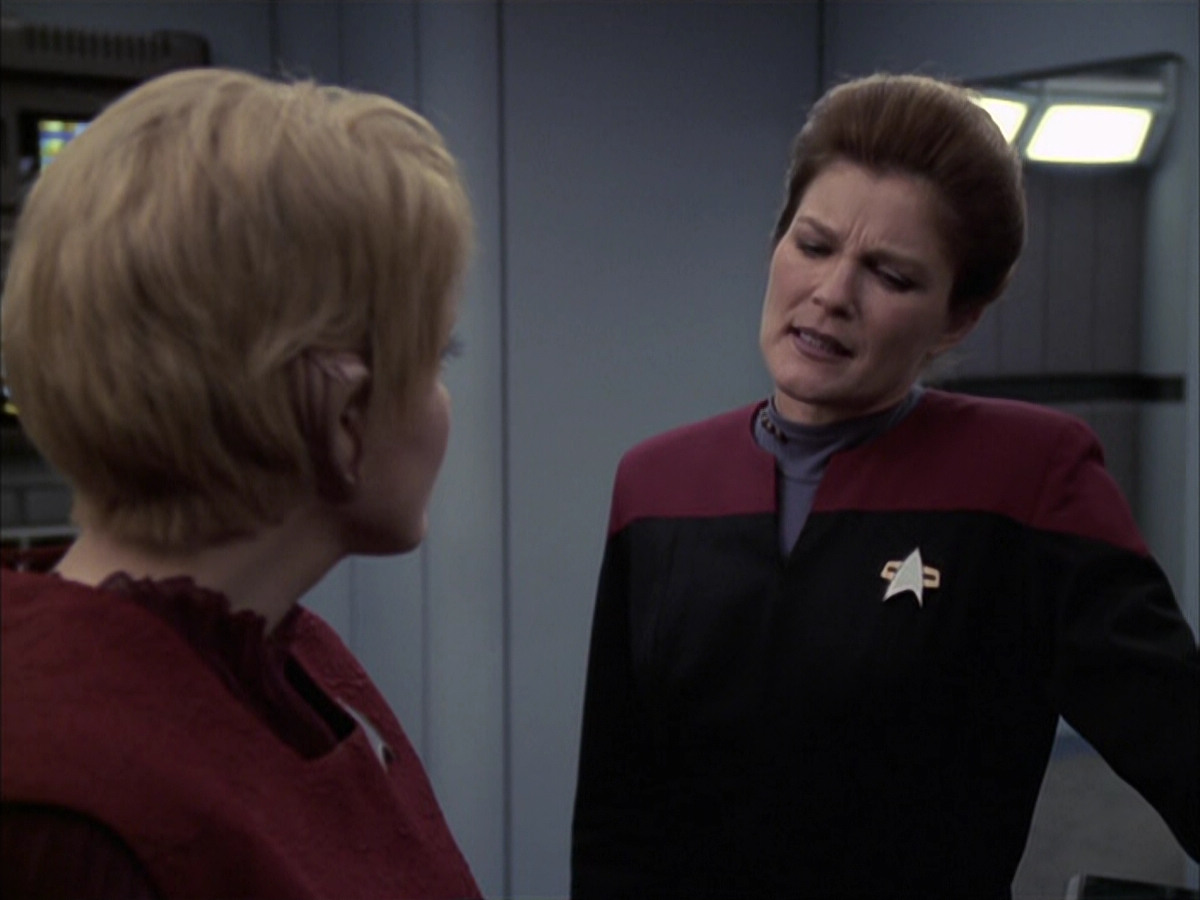 extant_StarTrek_VOY_6x23-Fury_02258.jpg