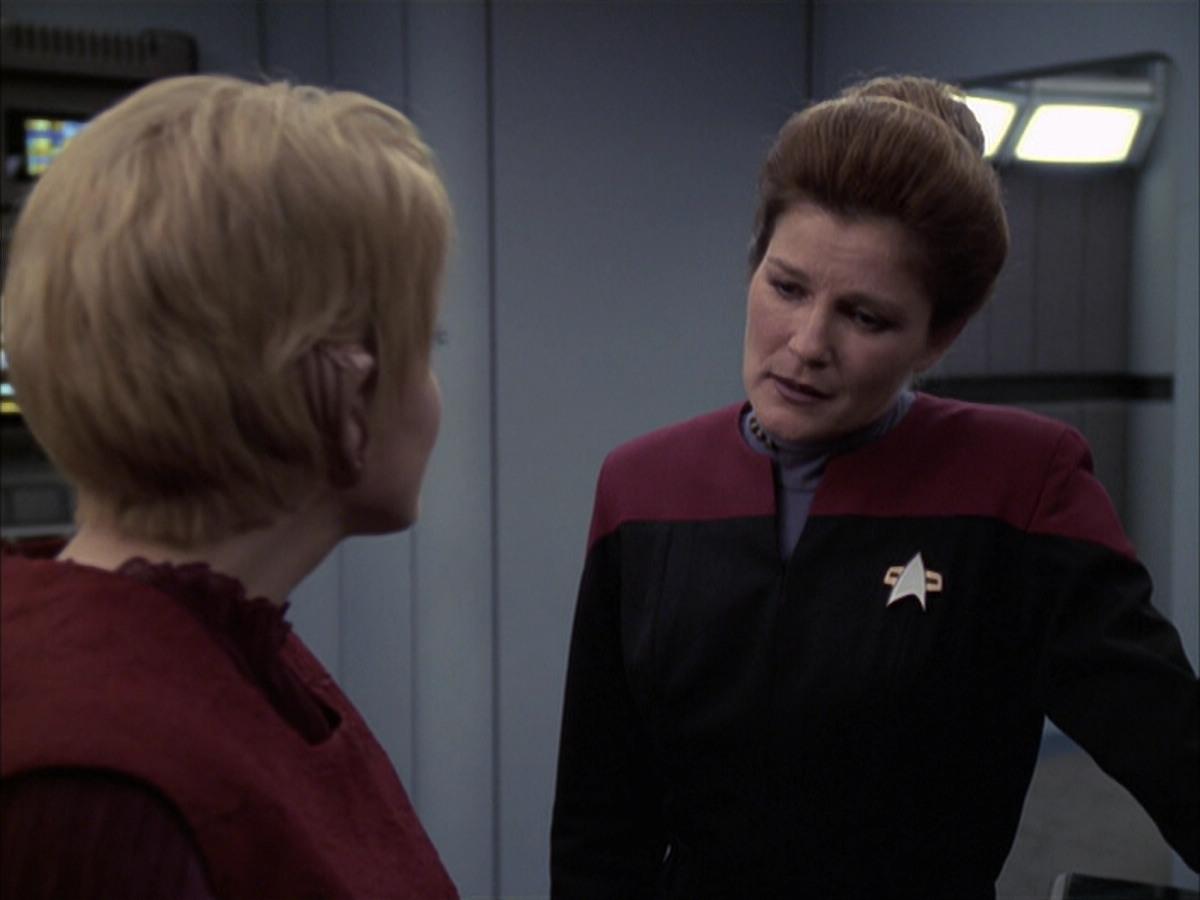 extant_StarTrek_VOY_6x23-Fury_02273.jpg