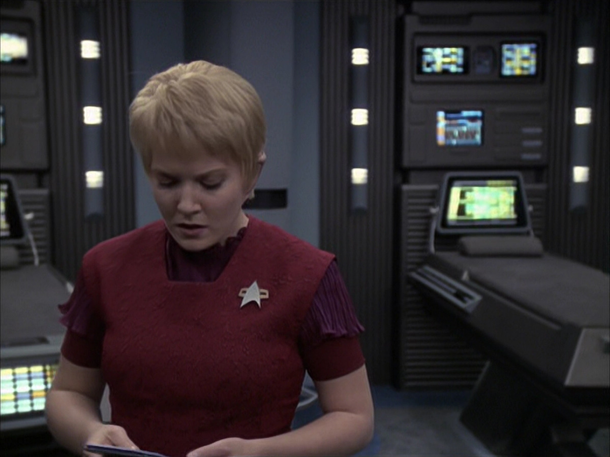 extant_StarTrek_VOY_6x23-Fury_02282.jpg