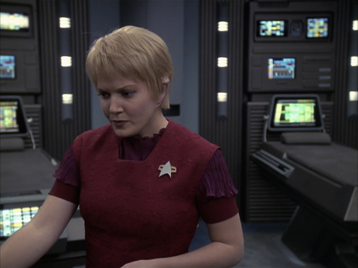 extant_StarTrek_VOY_6x23-Fury_02285.jpg