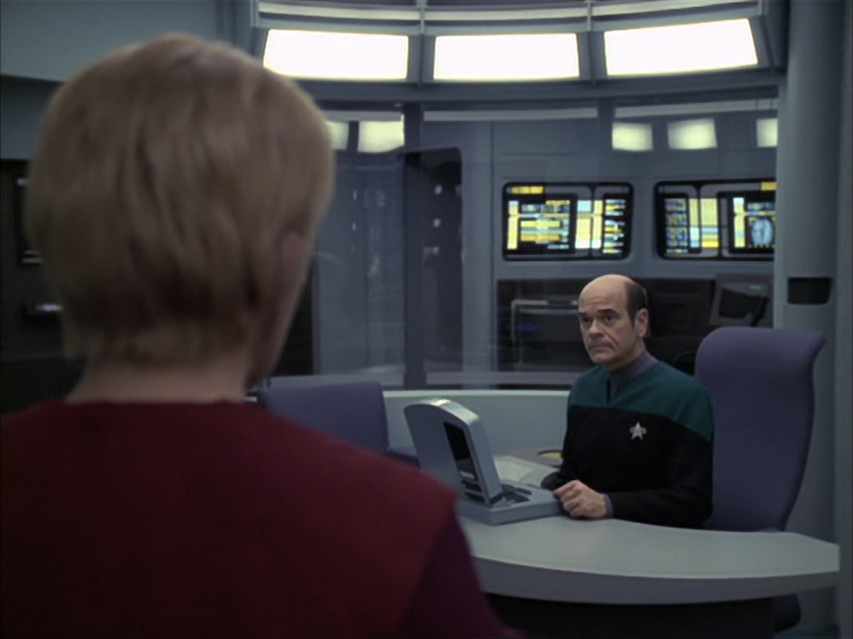 extant_StarTrek_VOY_6x23-Fury_02295.jpg