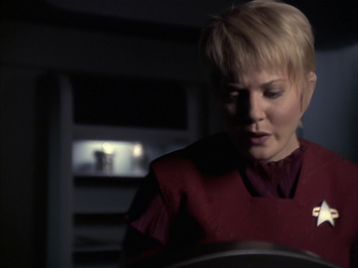 extant_StarTrek_VOY_6x23-Fury_02308.jpg