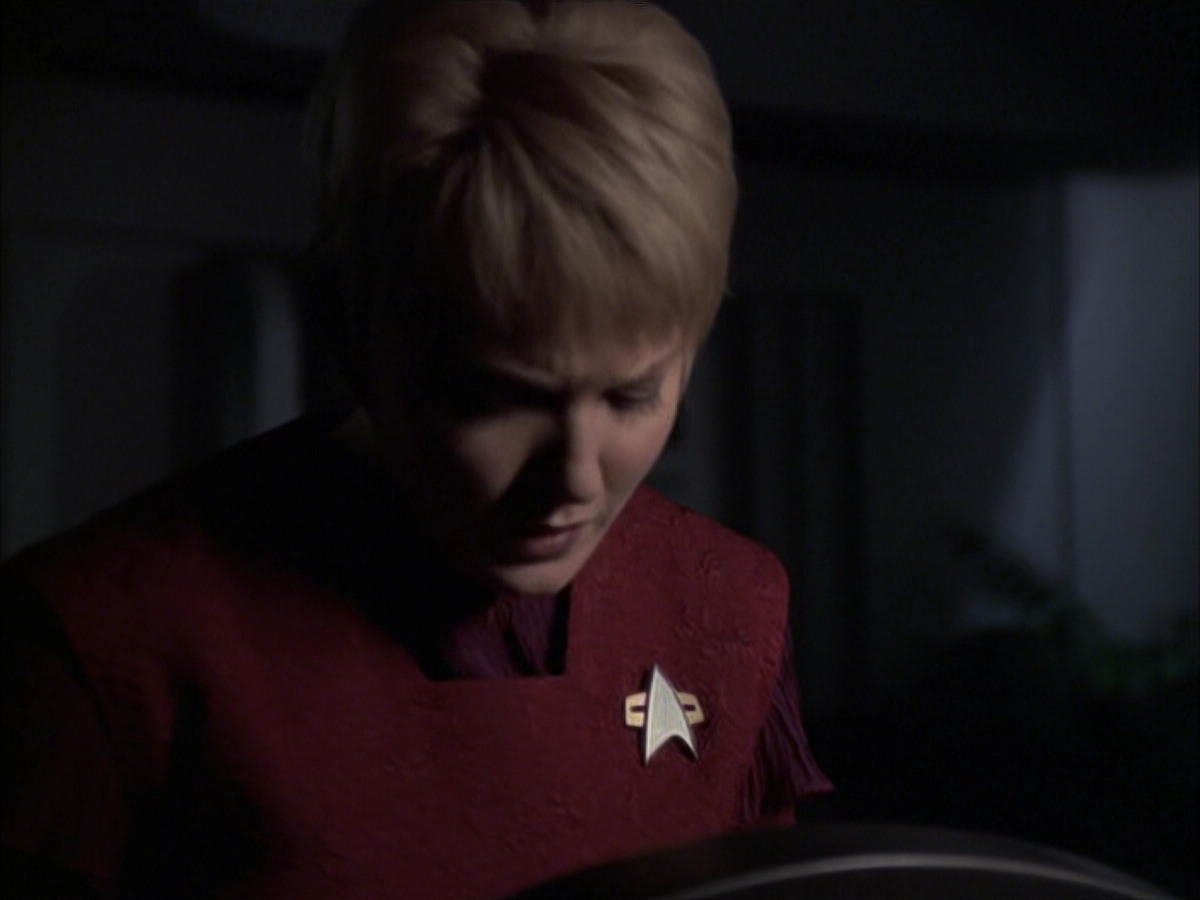 extant_StarTrek_VOY_6x23-Fury_02309.jpg