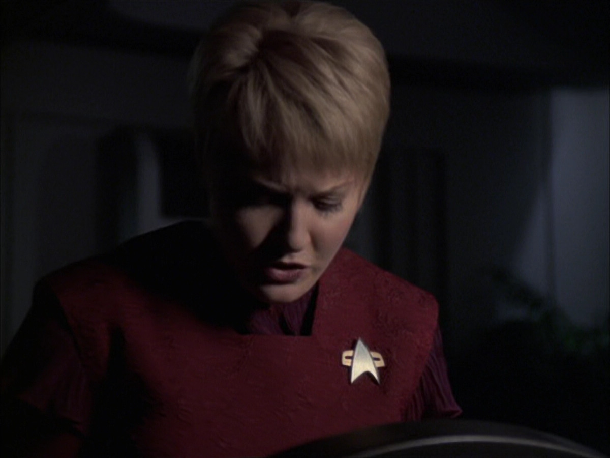extant_StarTrek_VOY_6x23-Fury_02310.jpg