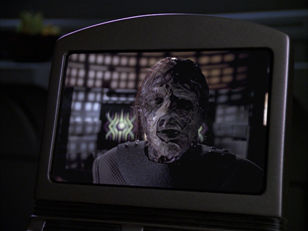 extant_StarTrek_VOY_6x23-Fury_02321.jpg