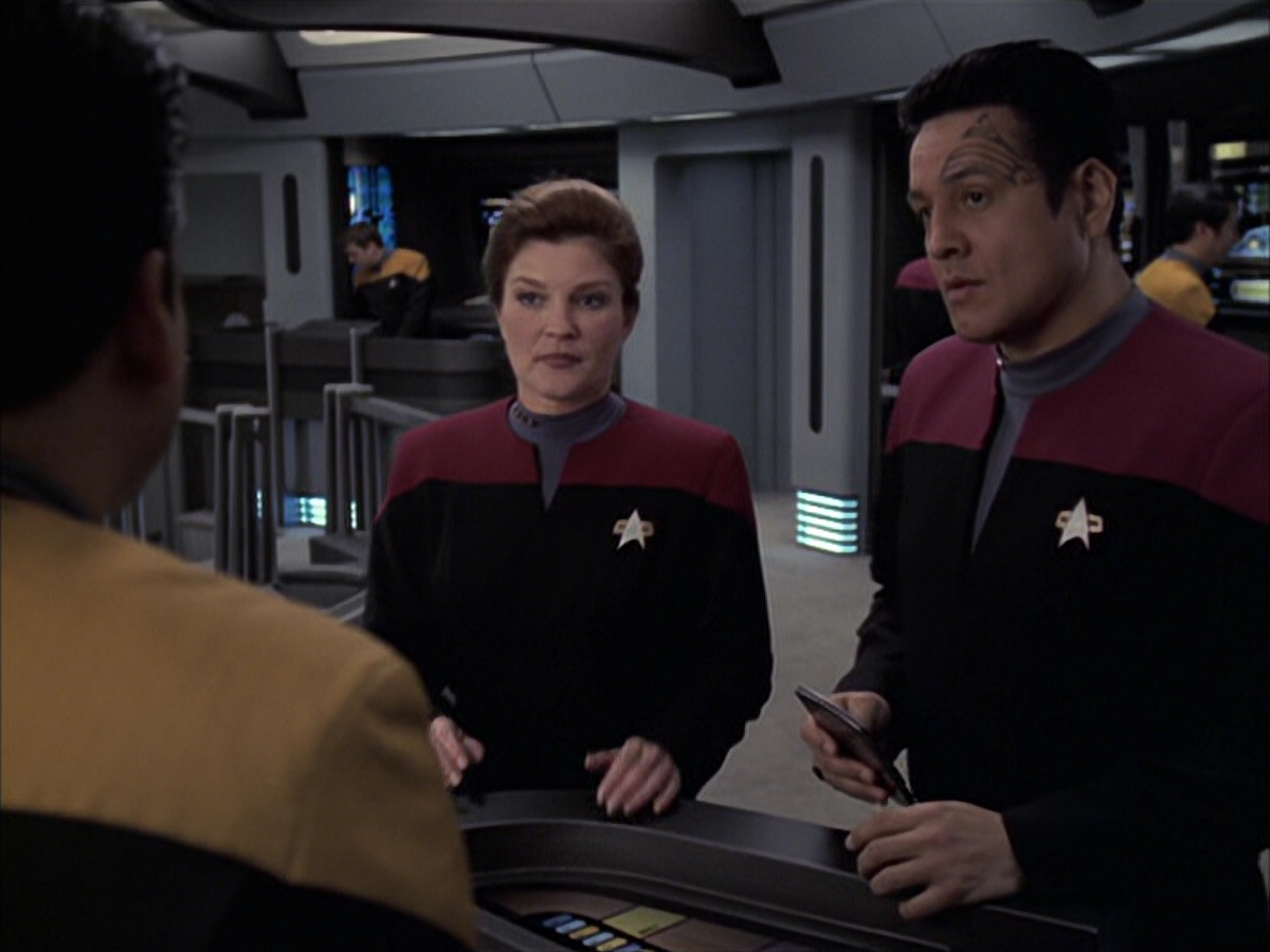 extant_StarTrek_VOY_6x23-Fury_02338.jpg