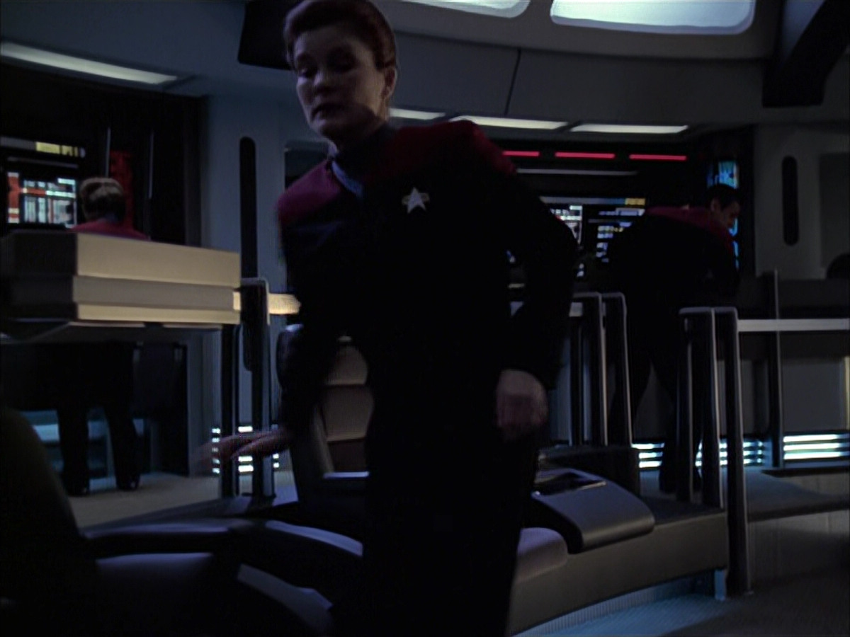 extant_StarTrek_VOY_6x23-Fury_02347.jpg