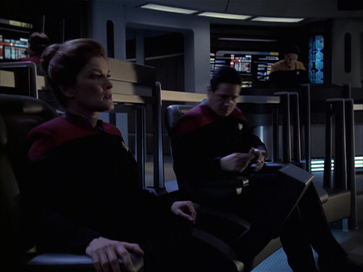 extant_StarTrek_VOY_6x23-Fury_02353.jpg