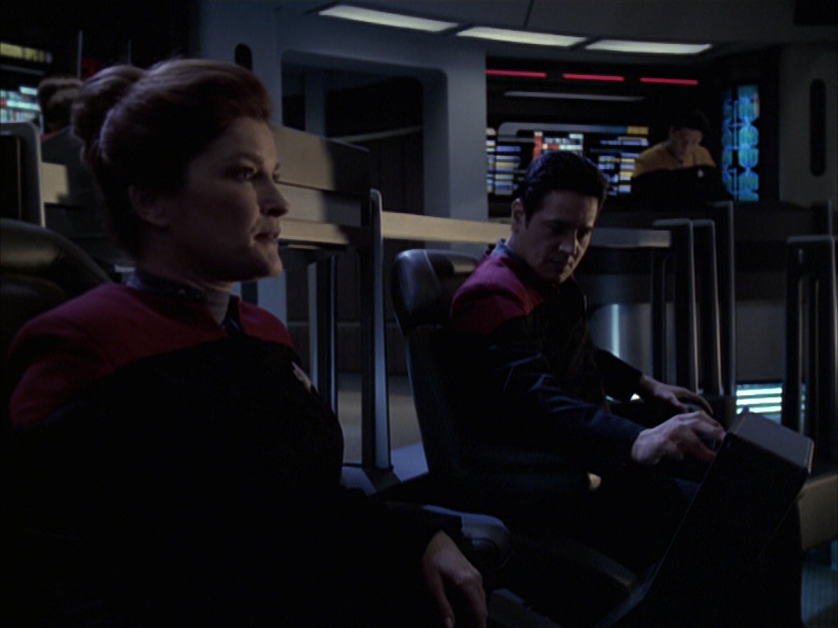 extant_StarTrek_VOY_6x23-Fury_02356.jpg