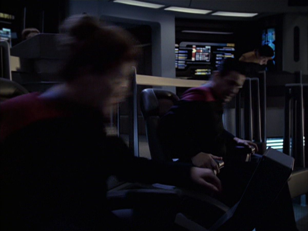 extant_StarTrek_VOY_6x23-Fury_02358.jpg