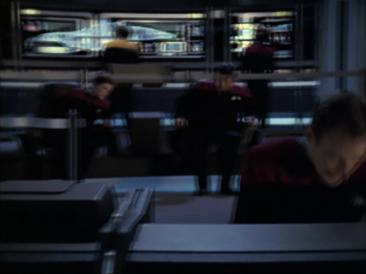 extant_StarTrek_VOY_6x23-Fury_02378.jpg