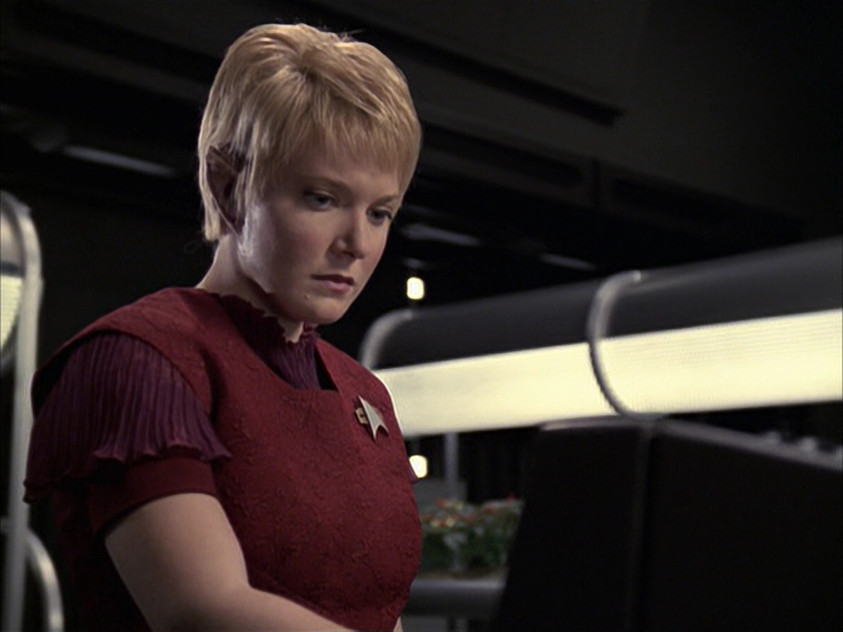 extant_StarTrek_VOY_6x23-Fury_02400.jpg