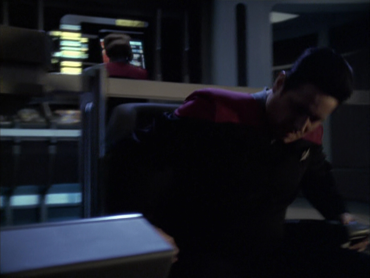 extant_StarTrek_VOY_6x23-Fury_02422.jpg