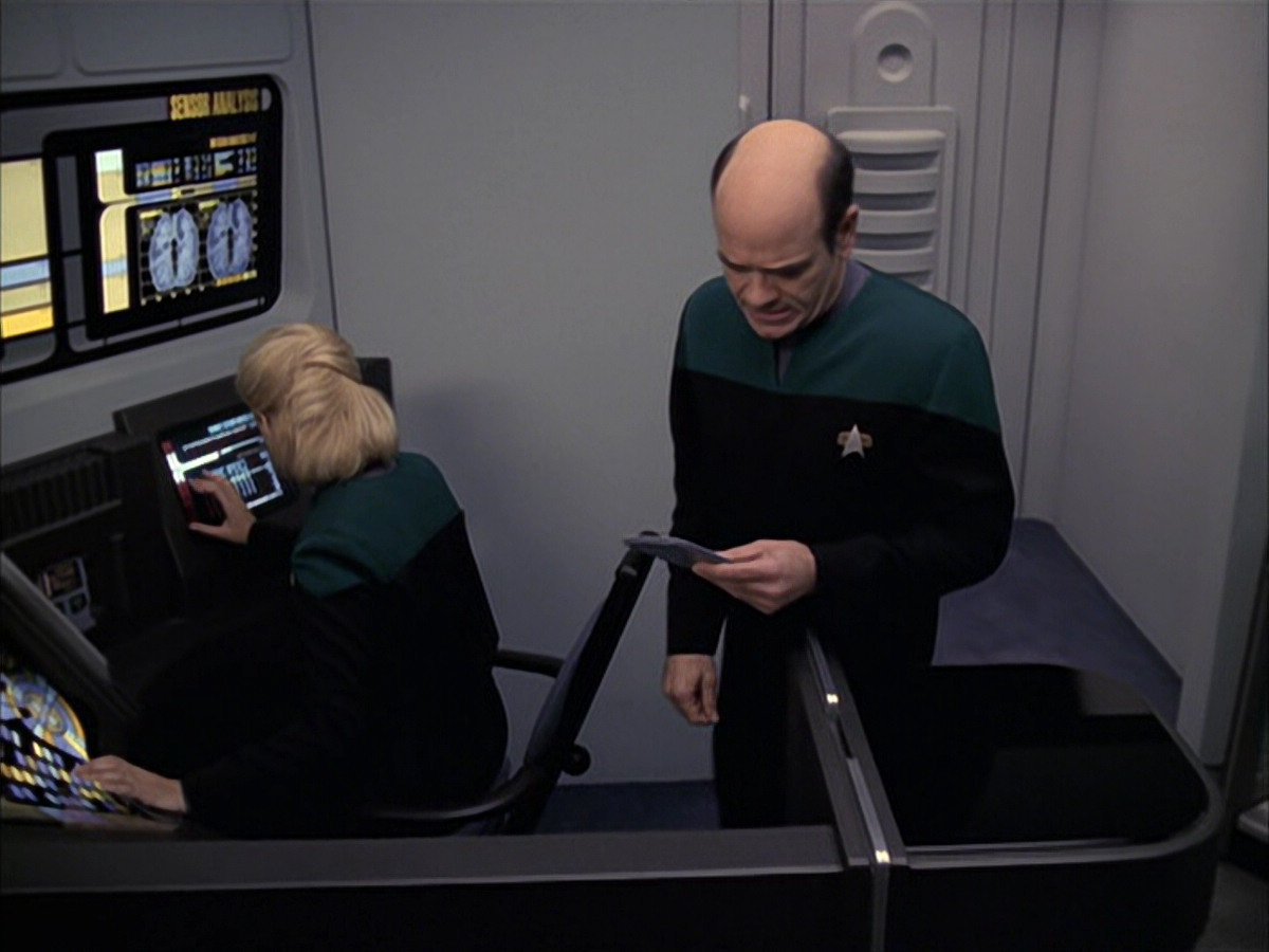 extant_StarTrek_VOY_6x23-Fury_02443.jpg