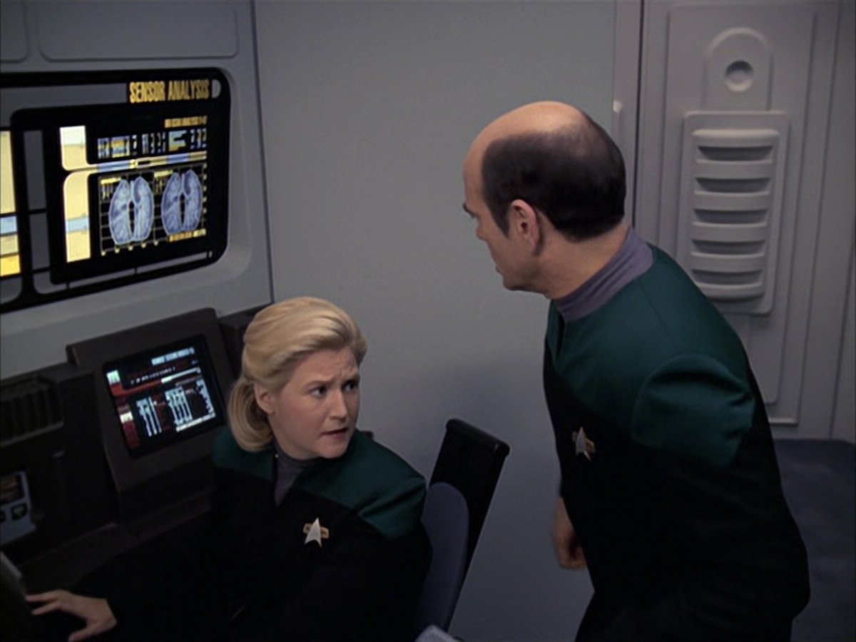 extant_StarTrek_VOY_6x23-Fury_02446.jpg